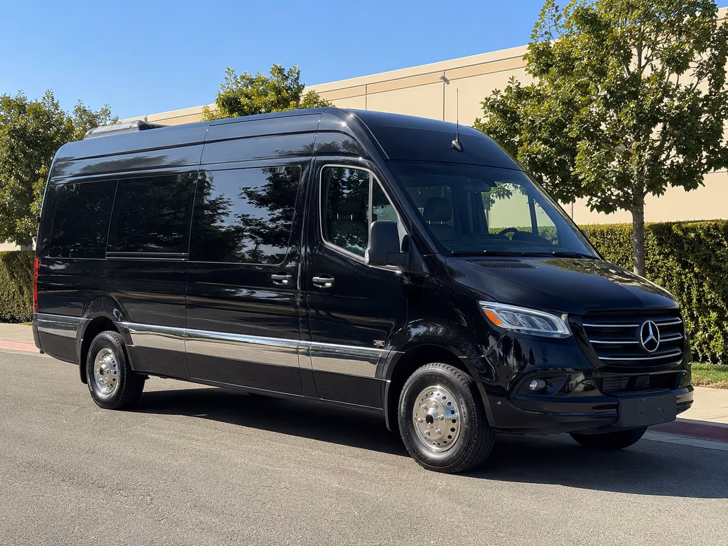 find the perfect transportation for your next airport transfer 1