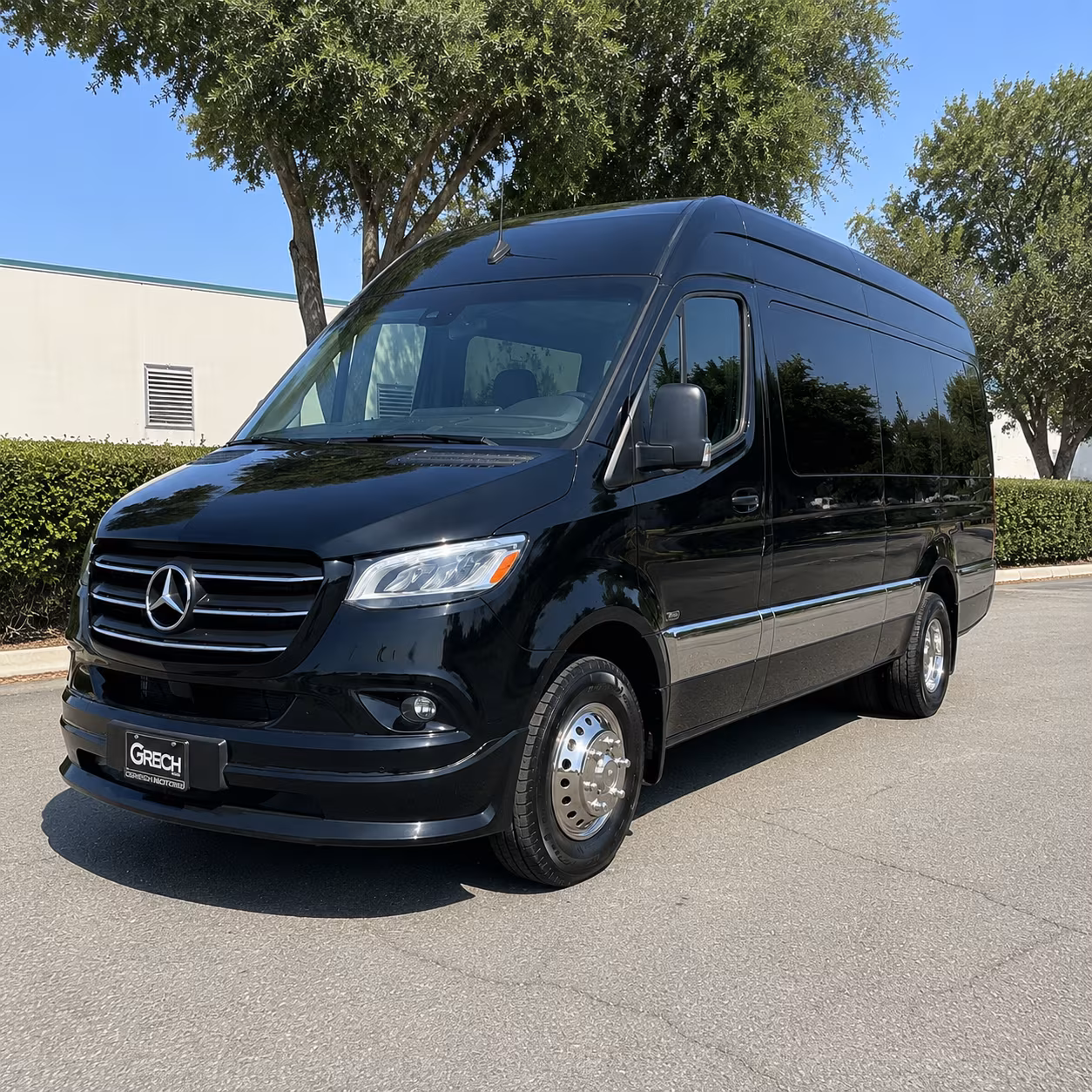 find the perfect transportation for your next airport transfer 4